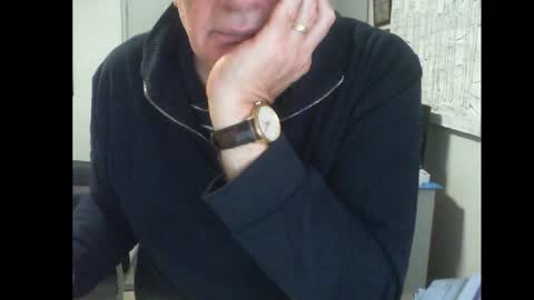 Snapshot of thickmelnik chatting on 28, 4, 2026 James online show from 28, 4, 2026