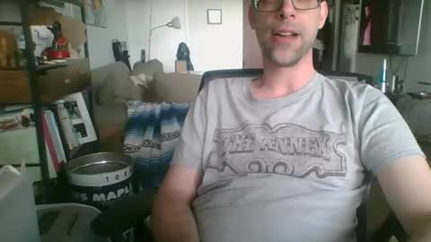 Snapshot of thickty chatting on 23, 4, 2026 thickty online show from 23, 4, 2026