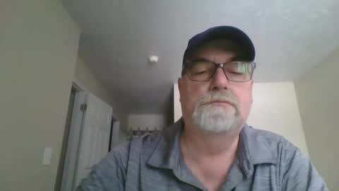 Snapshot of thickwhiteload chatting on 15, 12, 2025 thickwhiteload online show from 15, 12, 2025