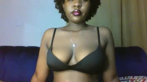 Snapshot of thickyannah2 chatting on 7, 11, 2025 thickyannah online show from 7, 11, 2025