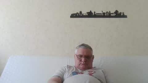 Snapshot of thierrysymp chatting on 19, 4, 2026 Thierrysymp online show from 19, 4, 2026
