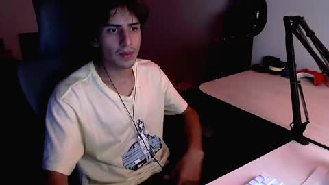 Snapshot of thieves_us chatting on 8, 2, 2025 thieves_us online show from 8, 2, 2025
