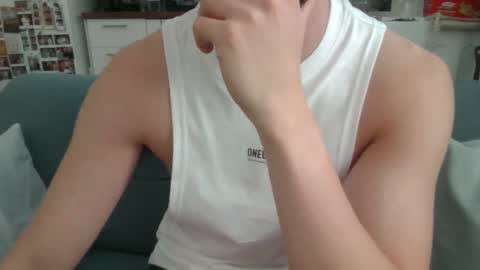 Snapshot of thinboy2 chatting on 11, 10, 2025 Thinboy2 online show from 11, 10, 2025