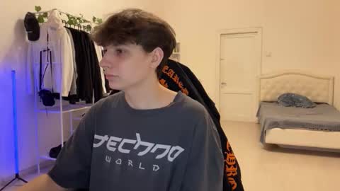 Thomas Hill online show from 19, 11, 2025