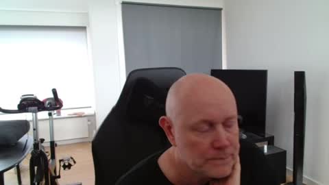 Snapshot of thomas806035 chatting on 7, 7, 2026 thomas806035 online show from 7, 7, 2026