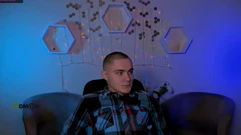 Snapshot of thomas_crow chatting on 14, 11, 2025 thomas_crow online show from 14, 11, 2025