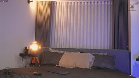 Thomas Falcon online show from 23, 10, 2025