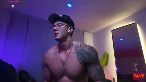 Snapshot of thomas_falcon1 chatting on 12, 7, 2026 Thomas Falcon online show from 12, 7, 2026