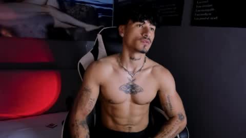 Snapshot of thomas_fit1 chatting on 17, 4, 2026 Thomas 3 JUST STAY AND BE MY LAST LOVE online show from 17, 4, 2026
