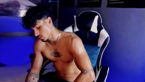 Snapshot of thomas_fit1 chatting on 9, 5, 2026 Thomas 3 JUST STAY AND BE MY LAST LOVE online show from 9, 5, 2026
