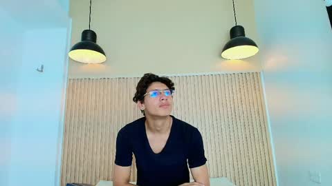 Snapshot of thomas_harriss chatting on 22, 4, 2026 thomas online show from 22, 4, 2026