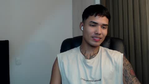 Snapshot of thomas_latin_boy chatting on 28, 1, 2025 Thomas online show from 28, 1, 2025