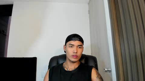 Snapshot of thomas_latin_boy chatting on 1, 2, 2025 Thomas online show from 1, 2, 2025