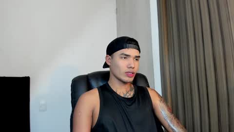 Snapshot of thomas_latin_boy chatting on 3, 2, 2025 Thomas online show from 3, 2, 2025