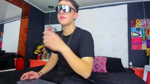 Snapshot of thomas_may4rs chatting on 12, 3, 2025 ---Thomas--- online show from 12, 3, 2025