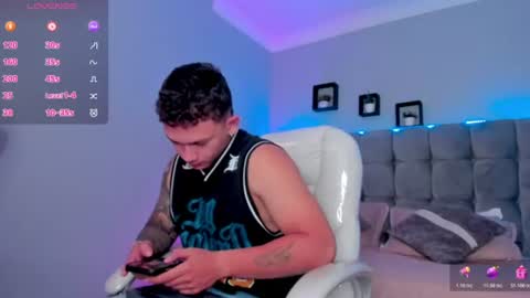 Snapshot of thomas_moon_ chatting on 1, 7, 2026 Thomas online show from 1, 7, 2026