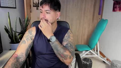 Snapshot of thomas_rol chatting on 1, 12, 2025 Thomas online show from 1, 12, 2025