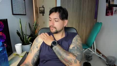 Snapshot of thomas_rol chatting on 4, 12, 2025 Thomas online show from 4, 12, 2025