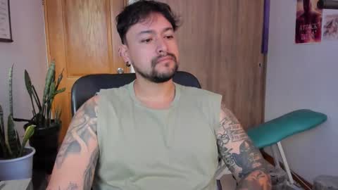 Snapshot of thomas_rol chatting on 14, 12, 2025 Thomas online show from 14, 12, 2025