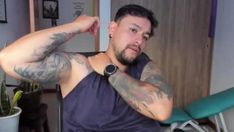 Snapshot of thomas_rol chatting on 15, 12, 2025 Thomas online show from 15, 12, 2025