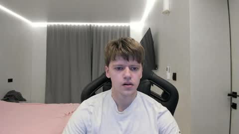 Snapshot of thomas_shelbivip chatting on 7, 4, 2026 Tomas online show from 7, 4, 2026