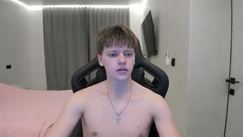 Snapshot of thomas_shelbivip chatting on 10, 4, 2026 Tomas online show from 10, 4, 2026