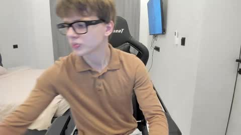 Snapshot of thomas_shelbivip chatting on 25, 4, 2026 Tomas online show from 25, 4, 2026