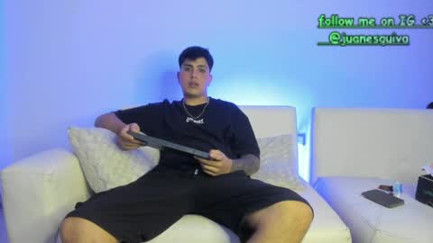 Snapshot of thomas_thundr chatting on 5, 4, 2026 Thomas and Faon online show from 5, 4, 2026