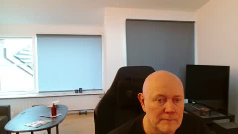 thomash32 online show from 28, 10, 2025