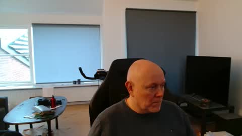 thomash32 online show from 19, 11, 2025