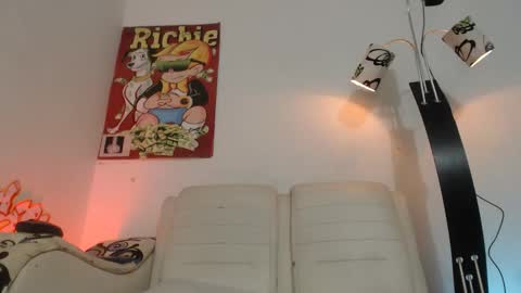 Snapshot of thomasjons chatting on 18, 3, 2026 thomasjons online show from 18, 3, 2026