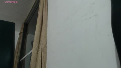 Snapshot of thomasjons chatting on 4, 4, 2026 thomasjons online show from 4, 4, 2026