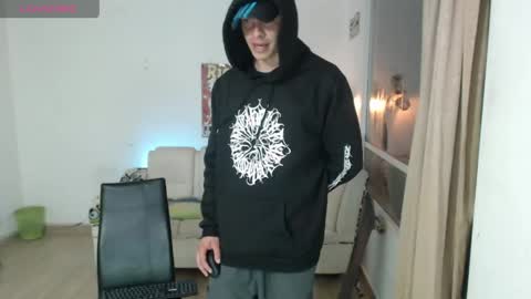 Snapshot of thomasjons chatting on 21, 4, 2026 thomasjons online show from 21, 4, 2026