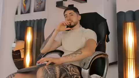 Snapshot of thomasmarzo1 chatting on 25, 9, 2025 sweetfit boy online show from 25, 9, 2025