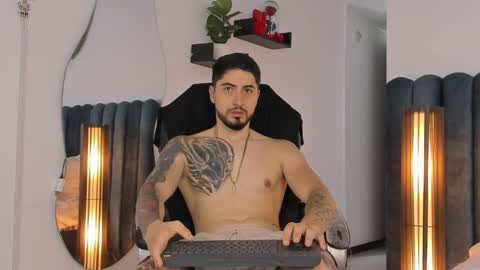 Snapshot of thomasmarzo1 chatting on 5, 10, 2025 sweetfit boy online show from 5, 10, 2025