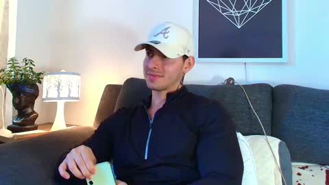 Snapshot of thomylov chatting on 15, 3, 2026 thomylov online show from 15, 3, 2026