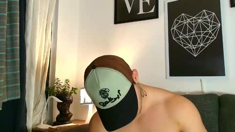 Snapshot of thomylov chatting on 20, 3, 2026 thomylov online show from 20, 3, 2026