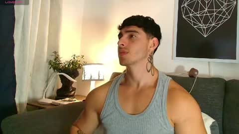 Snapshot of thomylov chatting on 31, 3, 2026 thomylov online show from 31, 3, 2026