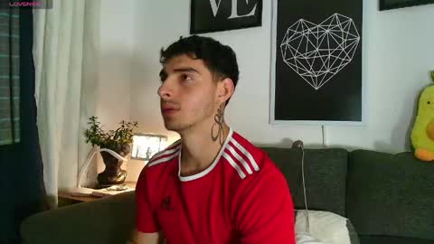 Snapshot of thomylov chatting on 3, 4, 2026 thomylov online show from 3, 4, 2026