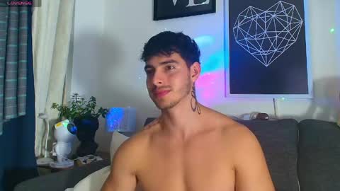 Snapshot of thomylov chatting on 10, 4, 2026 thomylov online show from 10, 4, 2026