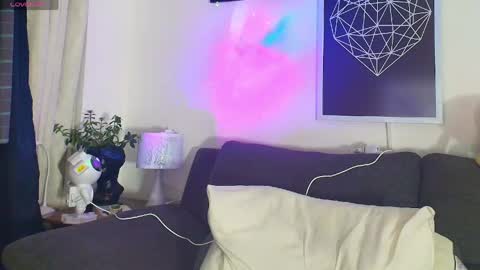 Snapshot of thomylov chatting on 11, 4, 2026 thomylov online show from 11, 4, 2026