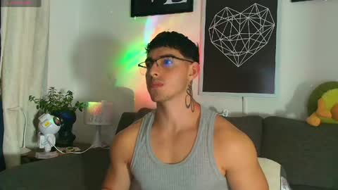 Snapshot of thomylov chatting on 12, 4, 2026 thomylov online show from 12, 4, 2026