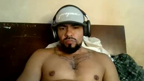 Snapshot of thonybeiio chatting on 13, 1, 2026 thonybeiio online show from 13, 1, 2026