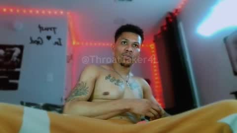 Snapshot of throattaker4l_ chatting on 13, 4, 2026 ThroatTaker4l online show from 13, 4, 2026