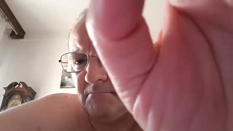 Snapshot of thunderflash73 chatting on 18, 6, 2026 Little Wolf online show from 18, 6, 2026