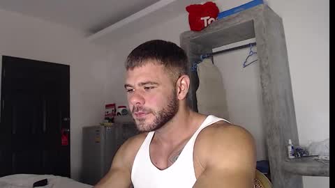 Snapshot of thybautsenses chatting on 29, 9, 2025 thybautsenses online show from 29, 9, 2025