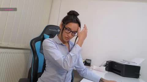 Snapshot of tia_j chatting on 19, 1, 2026 tia_j online show from 19, 1, 2026