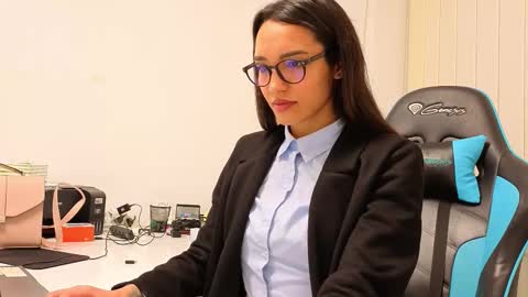 Snapshot of tia_j chatting on 4, 3, 2026 tia_j online show from 4, 3, 2026