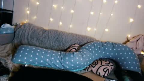 Snapshot of tia_meow chatting on 7, 4, 2026 tiameow online show from 7, 4, 2026