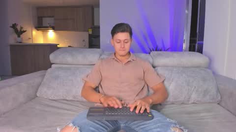 santiago online show from 16, 1, 2026